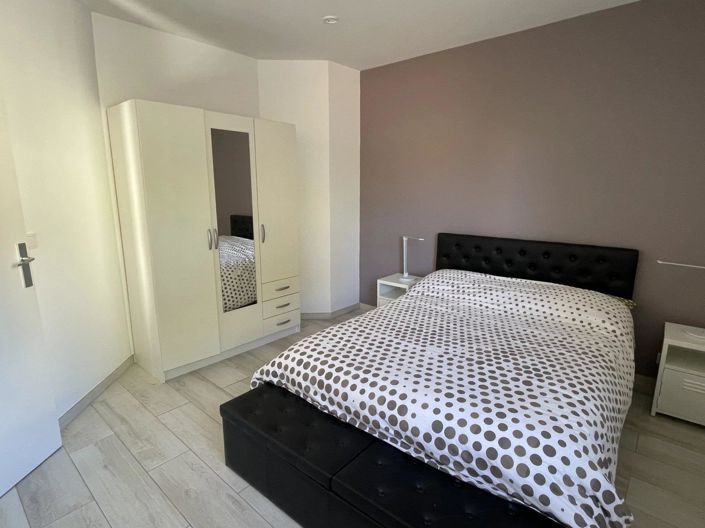 Image No.21-4 Bed House for sale