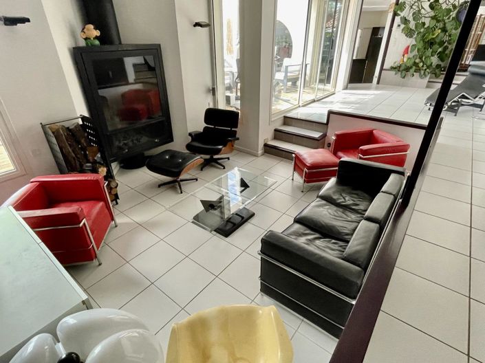 Image No.8-4 Bed House for sale