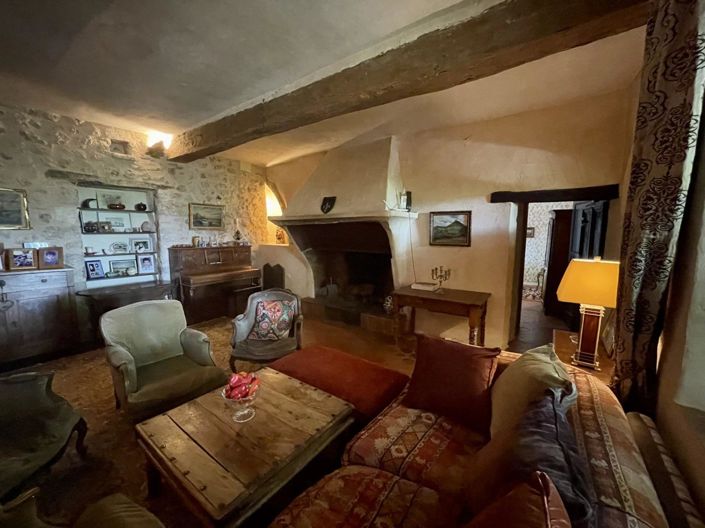 Image No.25-6 Bed House for sale