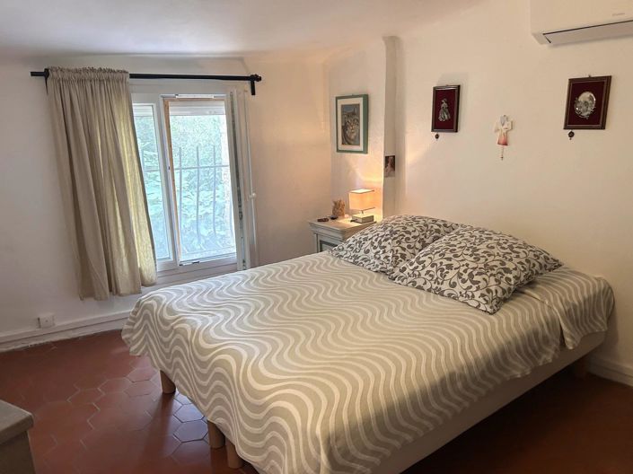 Image No.10-3 Bed House for sale