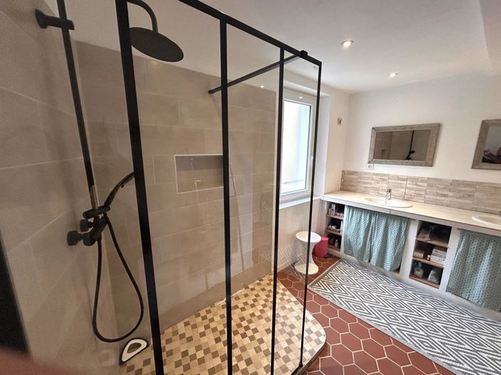 Image No.17-3 Bed House for sale