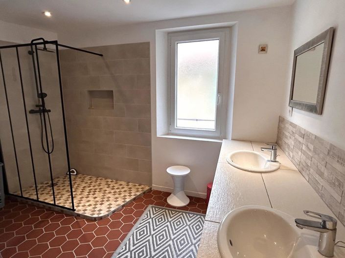 Image No.18-3 Bed House for sale