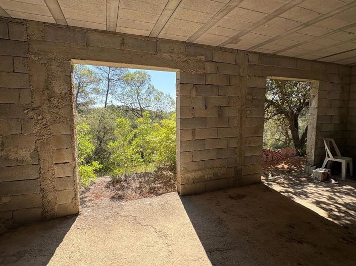 Image No.10-3 Bed House for sale