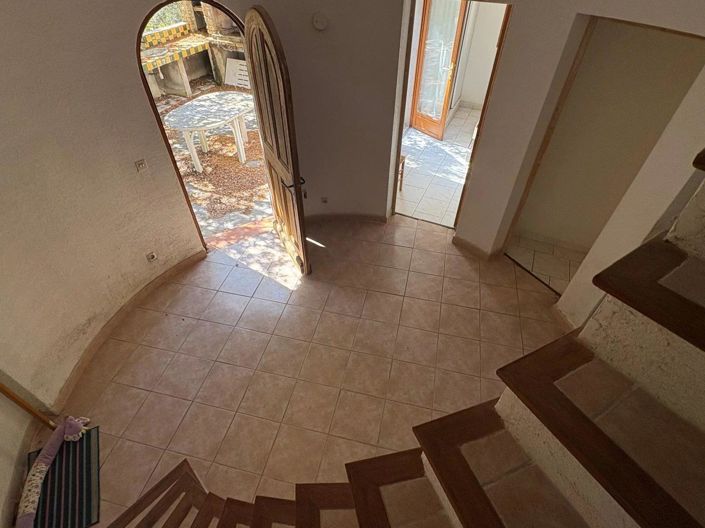 Image No.8-3 Bed House for sale