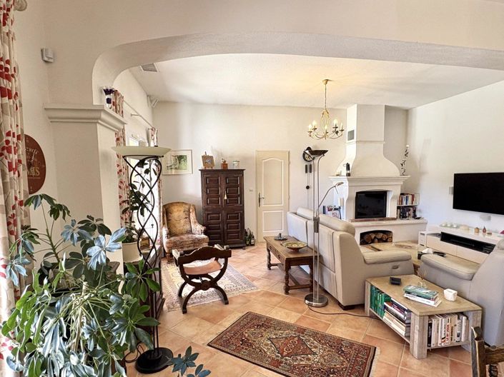 Image No.10-4 Bed House for sale