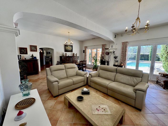 Image No.11-4 Bed House for sale