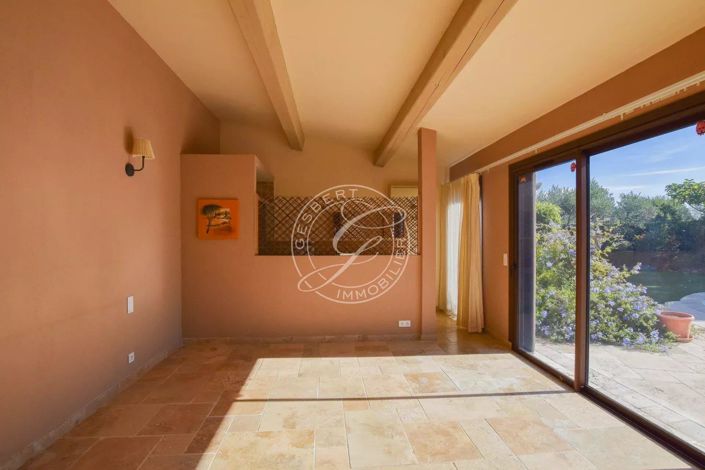 Image No.14-2 Bed House for sale