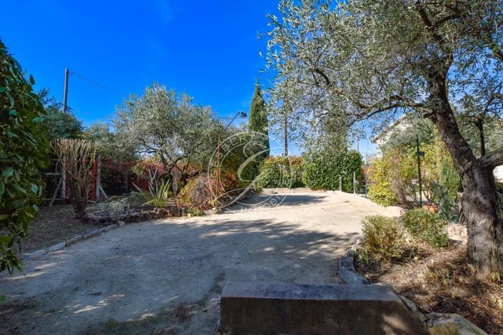 Image No.20-2 Bed House for sale