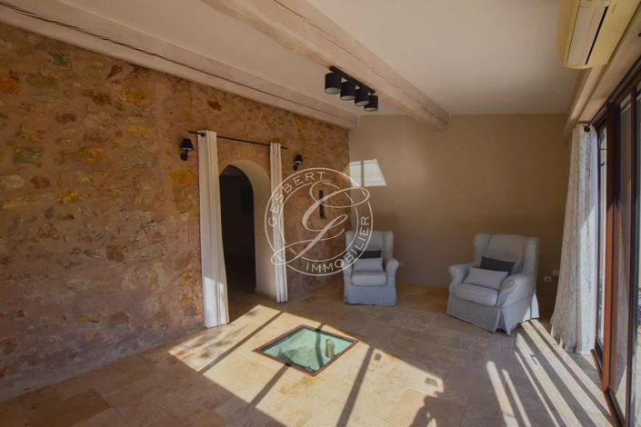 Image No.8-2 Bed House for sale