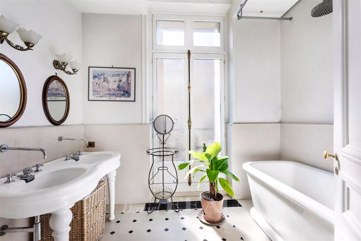 Image No.17-Appartement de 4 chambres à vendre à Paris