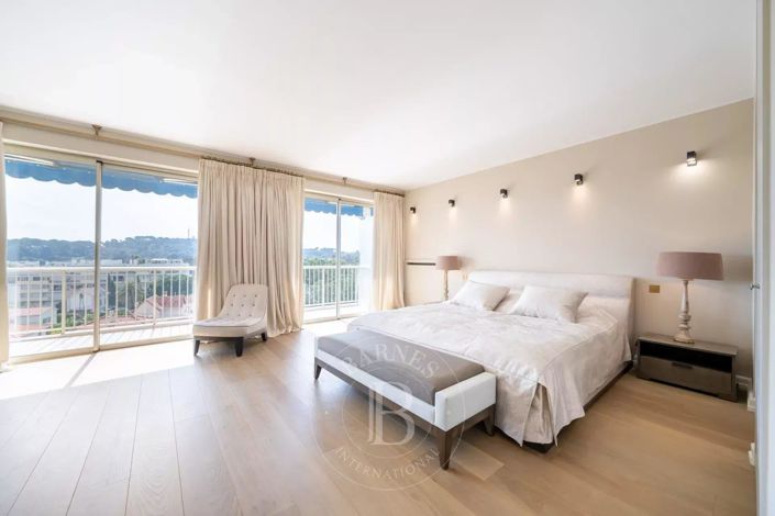 Image No.7-3 Bed Apartment for sale