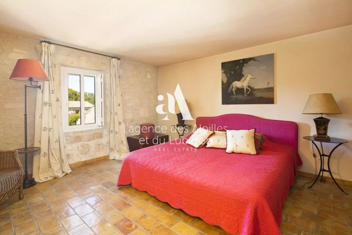 Image No.14-6 Bed House for sale