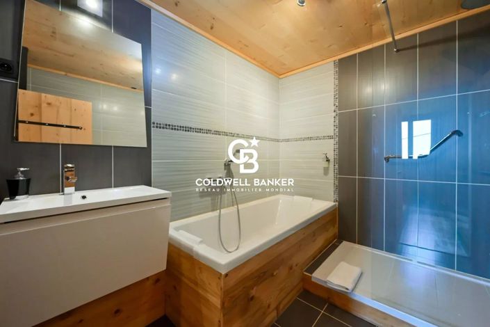 Image No.16-9 Bed House for sale