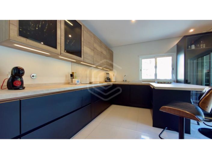 Image No.20-4 Bed House for sale