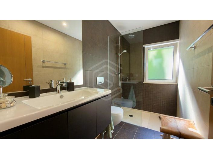 Image No.47-4 Bed House for sale