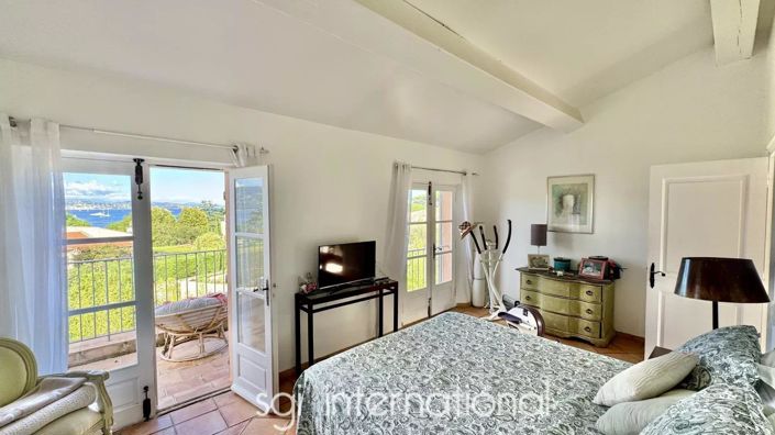 Image No.9-4 Bed House for sale