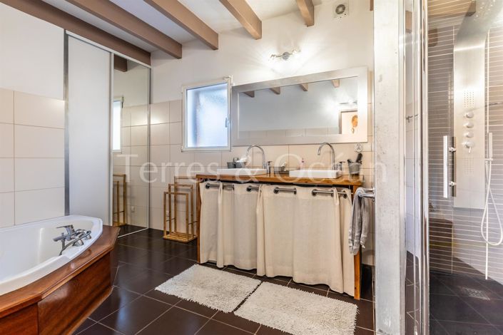 Image No.13-5 Bed House for sale