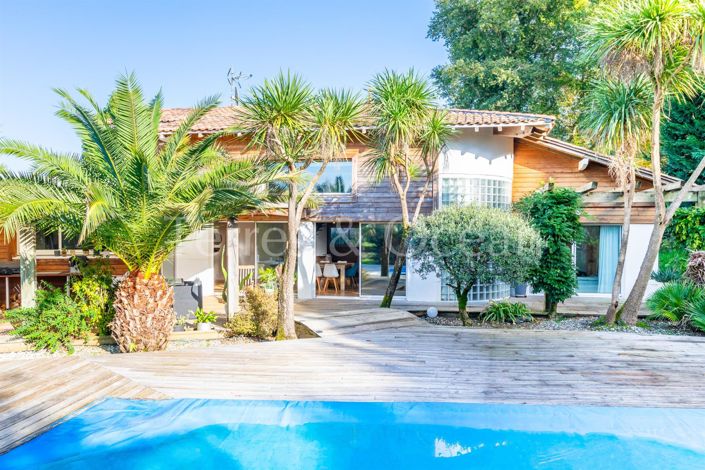 Image No.3-5 Bed House for sale