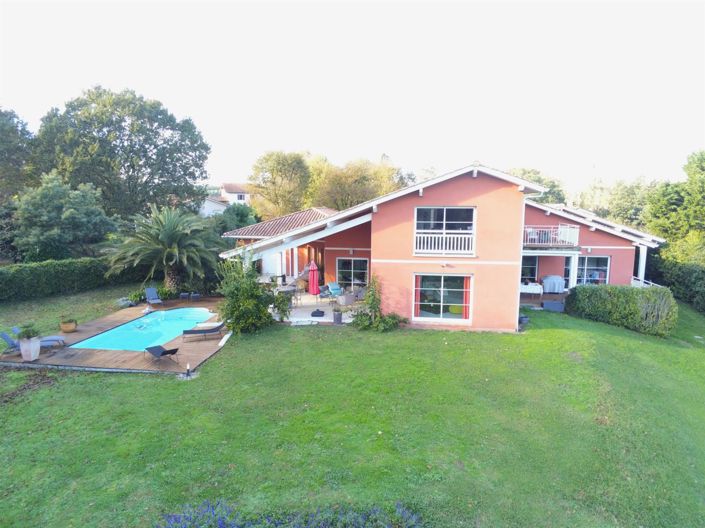 Image No.6-5 Bed House for sale