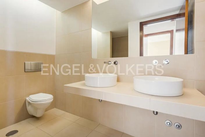 Image No.10-4 Bed House for sale