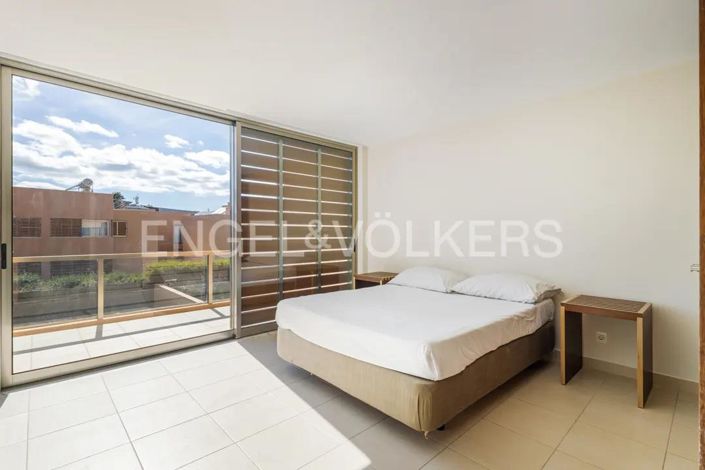 Image No.12-4 Bed House for sale