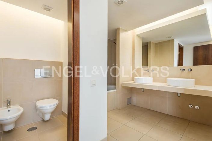 Image No.19-4 Bed House for sale