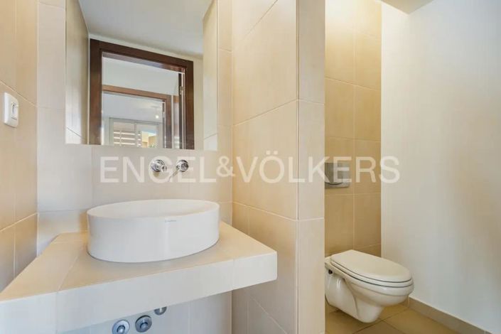 Image No.22-4 Bed House for sale