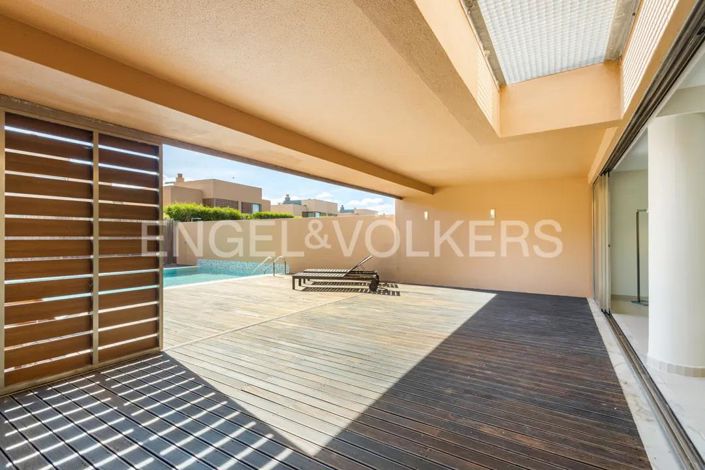 Image No.28-4 Bed House for sale