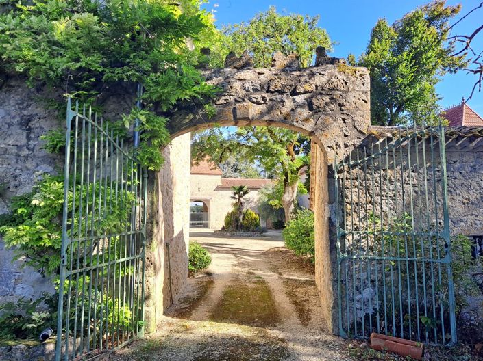 Image No.2-Propriété de 6 chambres à vendre à Condom