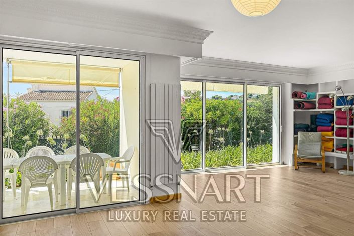 Image No.15-4 Bed House for sale