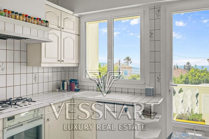 Image No.8-4 Bed House for sale