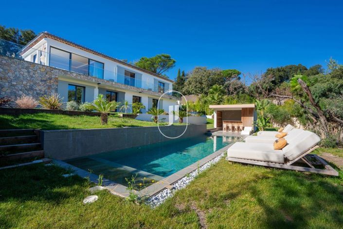 Image No.1-5 Bed House for sale