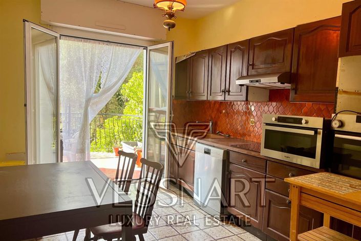 Image No.9-5 Bed House for sale