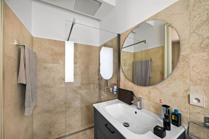 Image No.2-4 Bed Property for sale