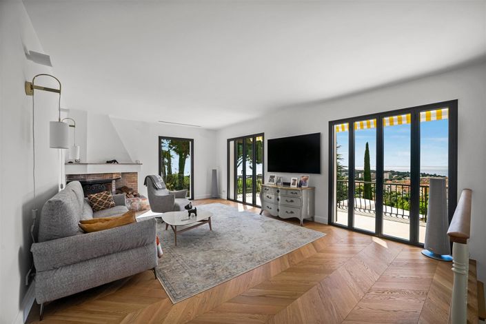 Image No.3-4 Bed Property for sale