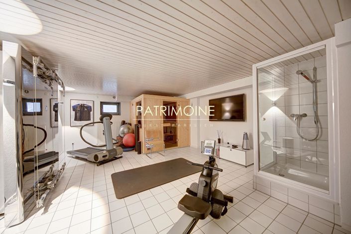 Image No.16-4 Bed Property for sale