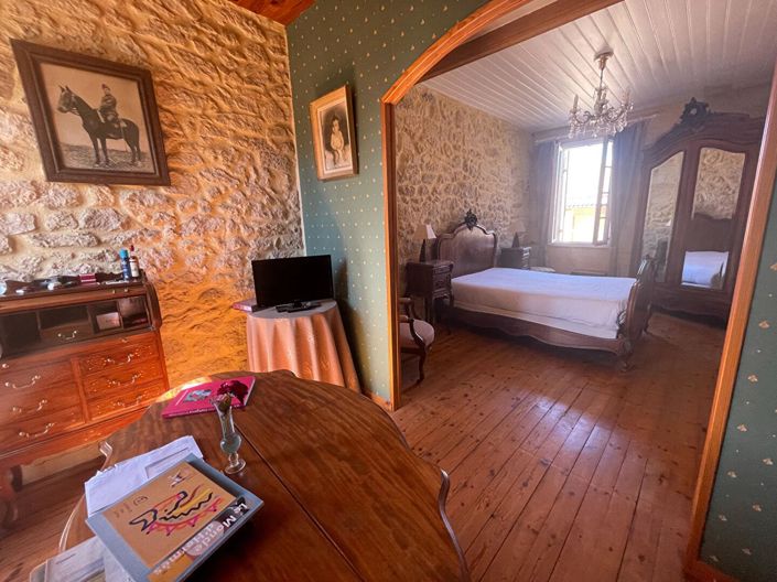 Image No.12-5 Bed House for sale