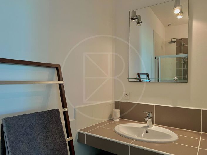 Image No.10-7 Bed House for sale