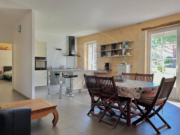 Image No.8-7 Bed House for sale