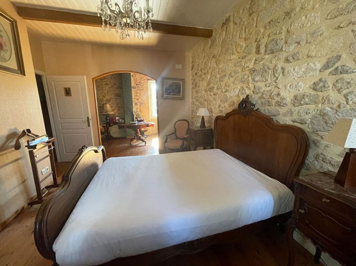 Image No.14-4 Bed House for sale