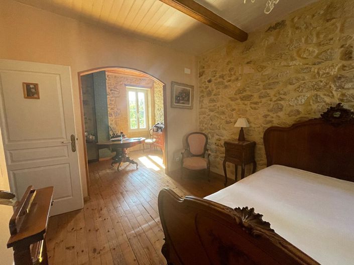 Image No.15-4 Bed House for sale