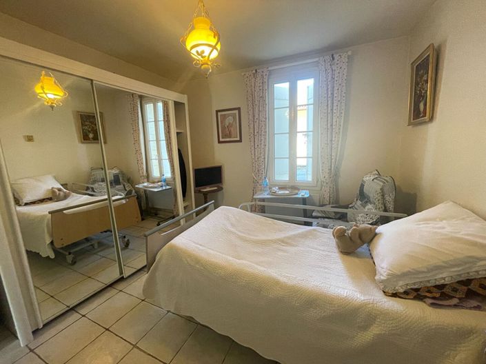 Image No.18-4 Bed House for sale