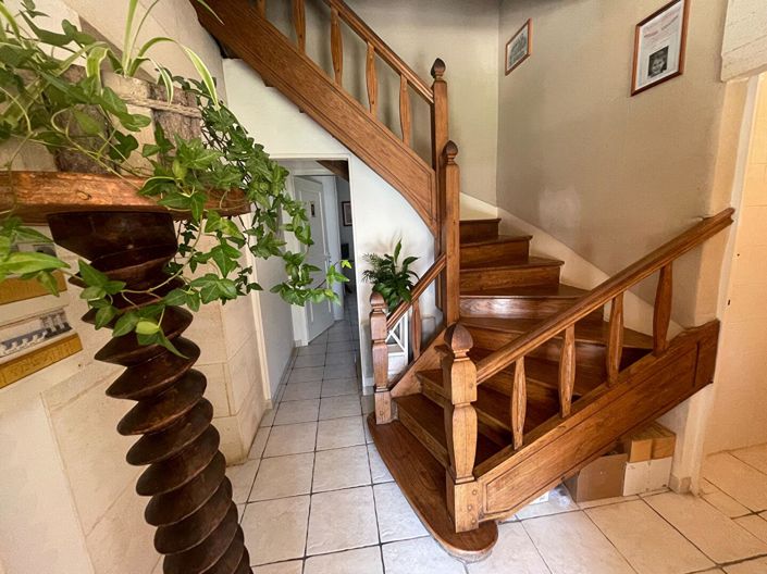 Image No.3-4 Bed House for sale