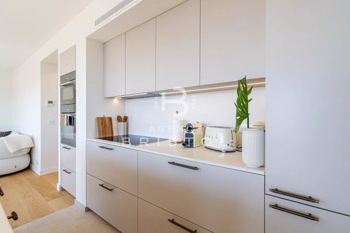 Image No.11-3 Bed Apartment for sale