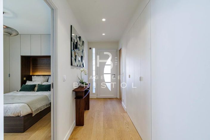 Image No.12-3 Bed Apartment for sale