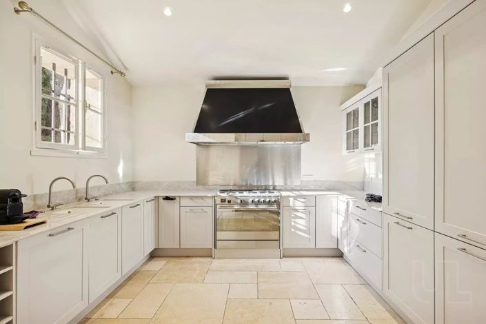 Image No.11-6 Bed House for sale