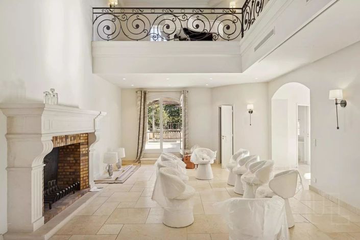 Image No.20-6 Bed House for sale