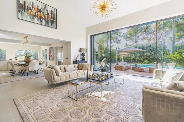 Image No.12-5 Bed House for sale