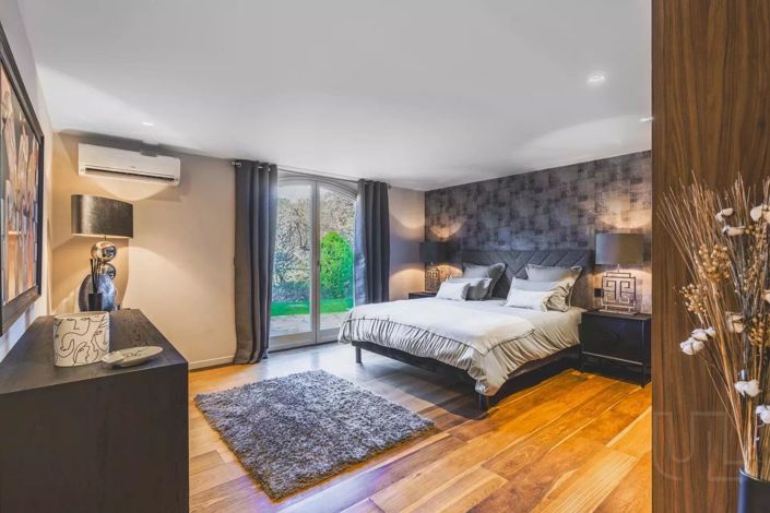 Image No.7-5 Bed House for sale