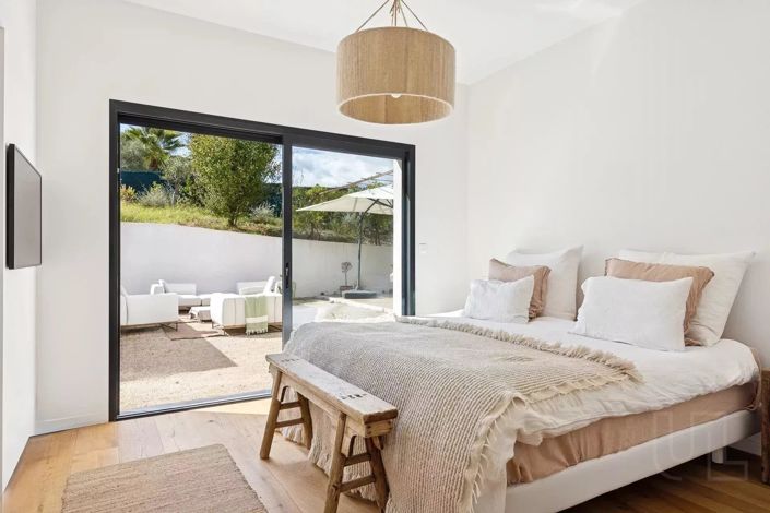 Image No.9-3 Bed House for sale